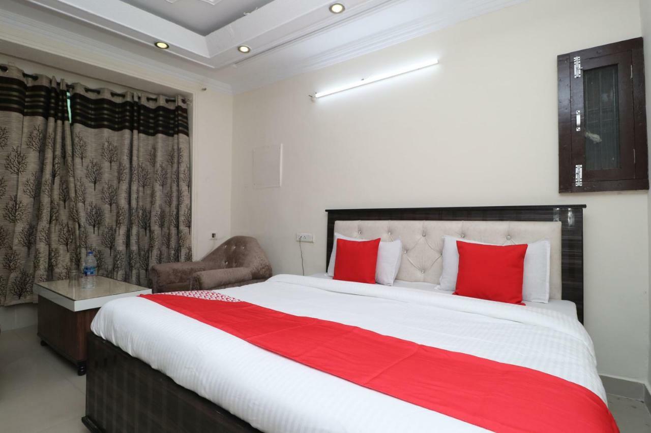 Oyo 37721 Hotel Kings Pathānkot Dış mekan fotoğraf