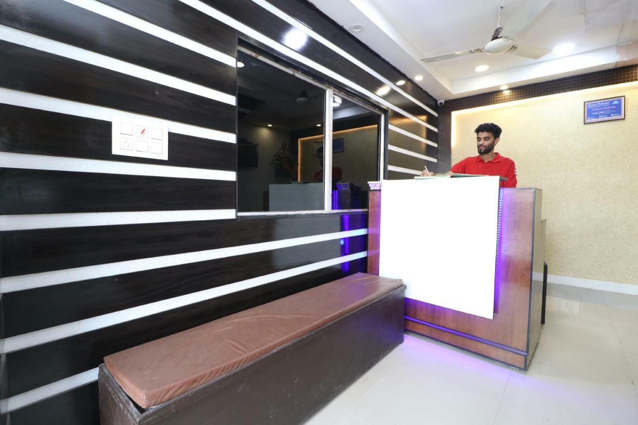 Oyo 37721 Hotel Kings Pathānkot Dış mekan fotoğraf