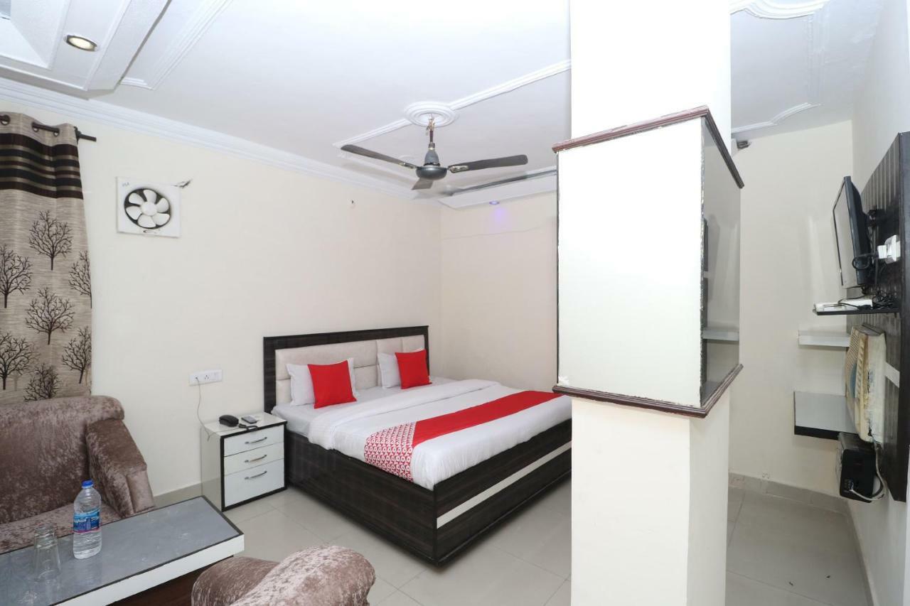Oyo 37721 Hotel Kings Pathānkot Dış mekan fotoğraf