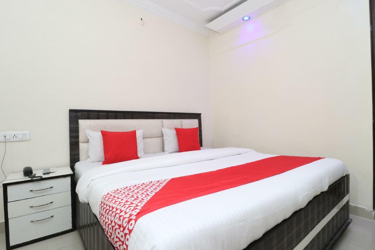 Oyo 37721 Hotel Kings Pathānkot Dış mekan fotoğraf