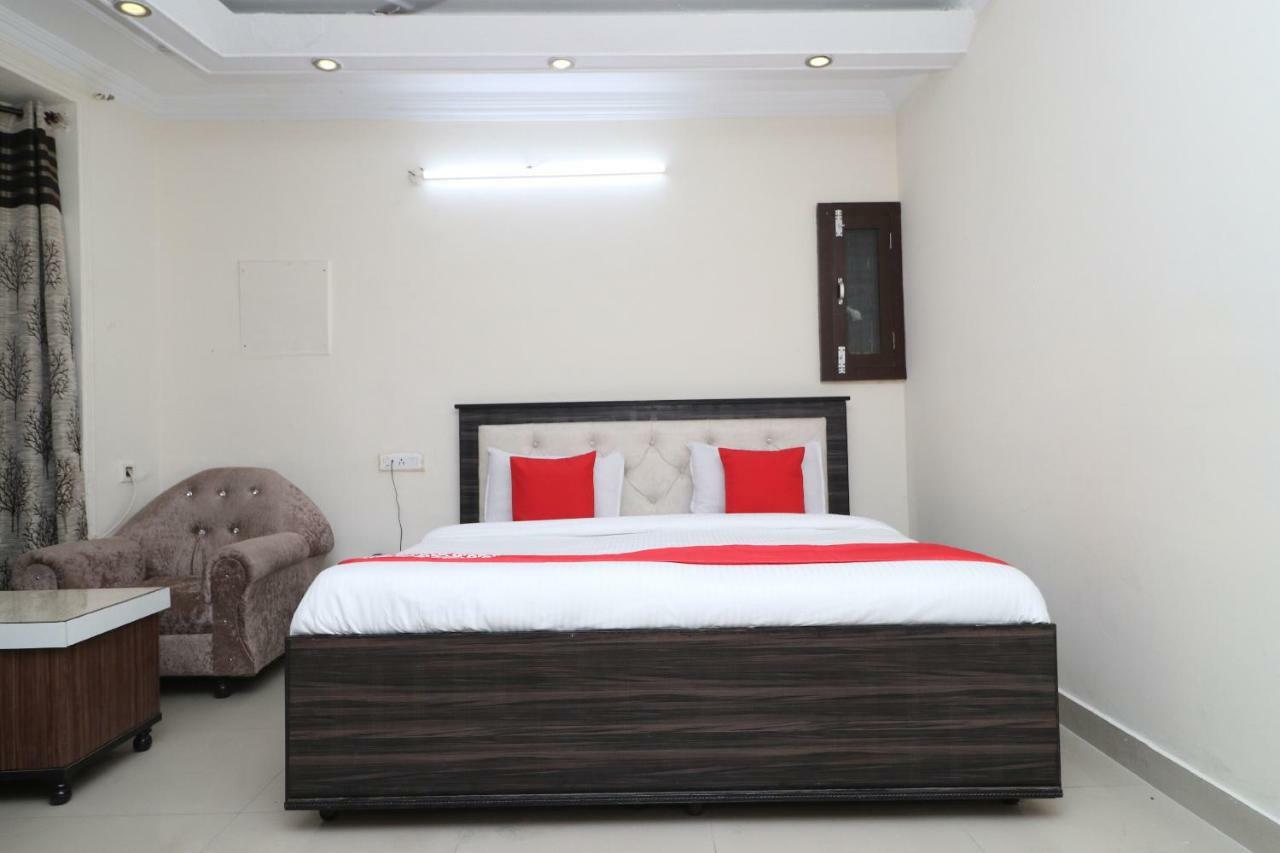 Oyo 37721 Hotel Kings Pathānkot Dış mekan fotoğraf