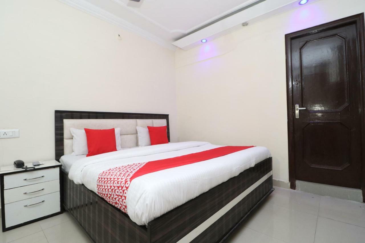 Oyo 37721 Hotel Kings Pathānkot Dış mekan fotoğraf